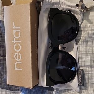 Nectar Chatham Sunglasses, black